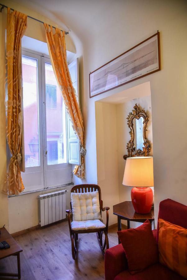 Stylish Apartment In Central Rome "Centro Storico" Bagian luar foto