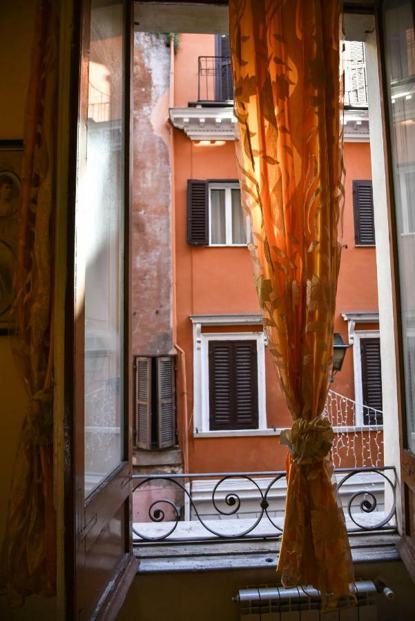 Stylish Apartment In Central Rome "Centro Storico" Bagian luar foto