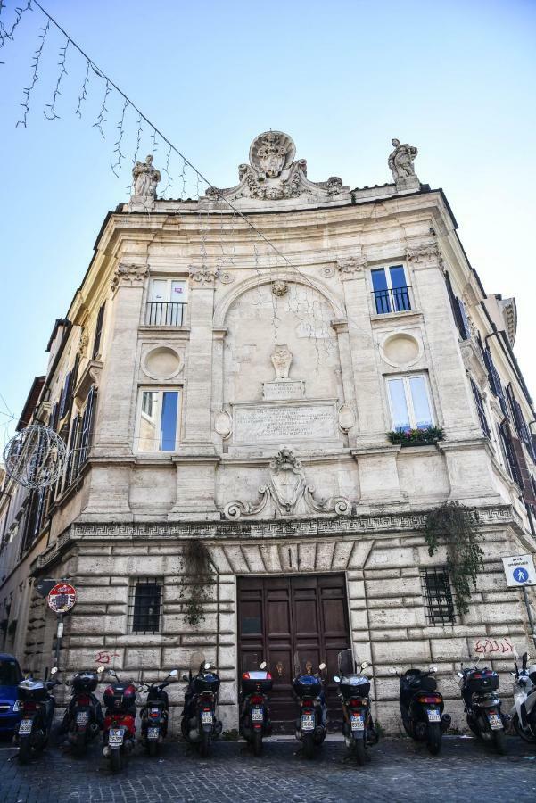 Stylish Apartment In Central Rome "Centro Storico" Bagian luar foto